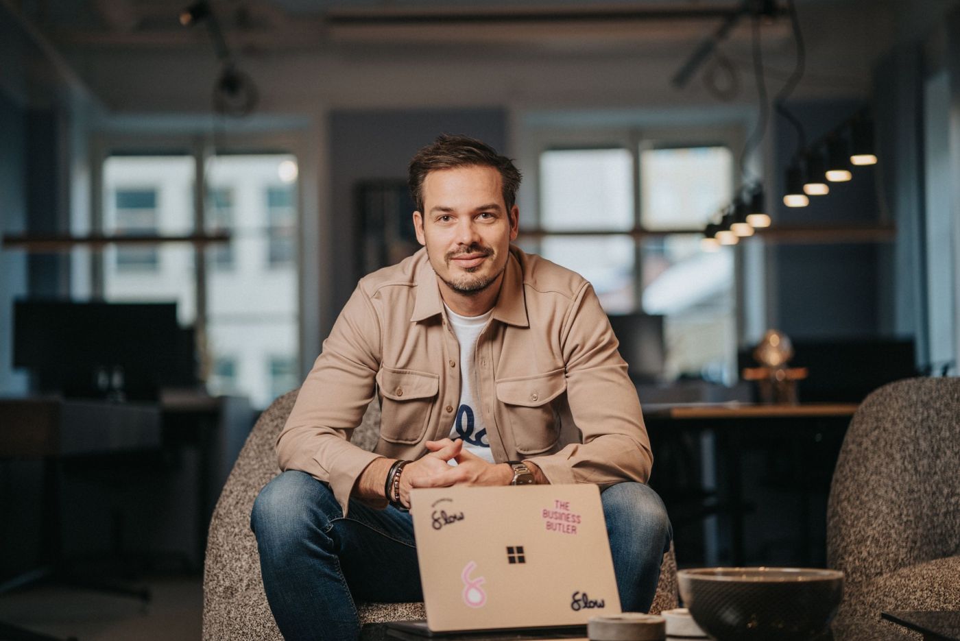 Jimmy Stenqvist Evegård i möte